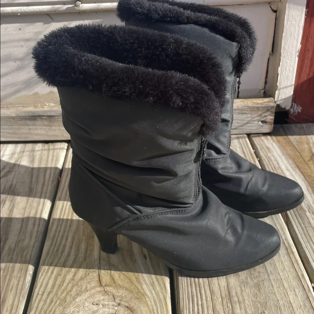 Cold Remedy Black Faux Fur Water-Resistant Mid-Calf Winter Boots Size 5M